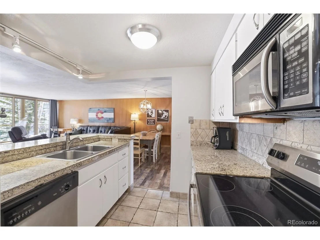 Photo of Unit 2015 at 21700 US Highway 6