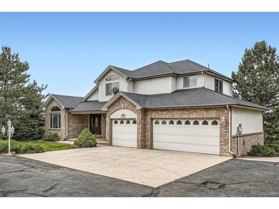 Photo of 6335 Oberon Rd