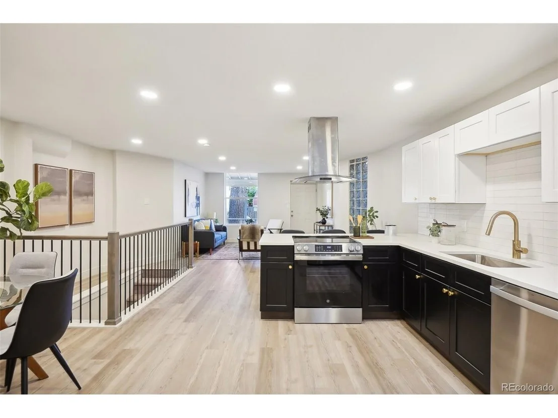 Photo of 2121 W 33rd Ave