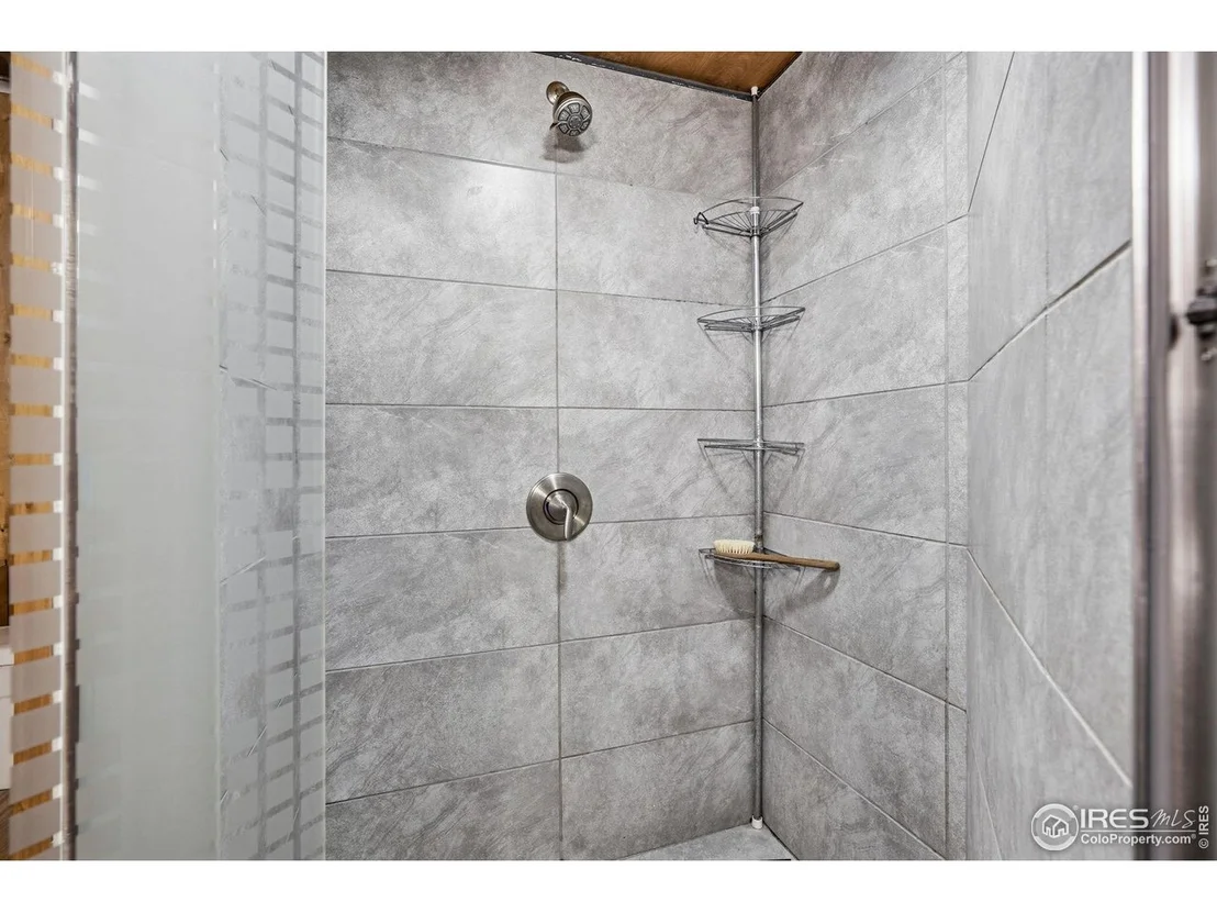 Photo of 4595 Moorhead Ave