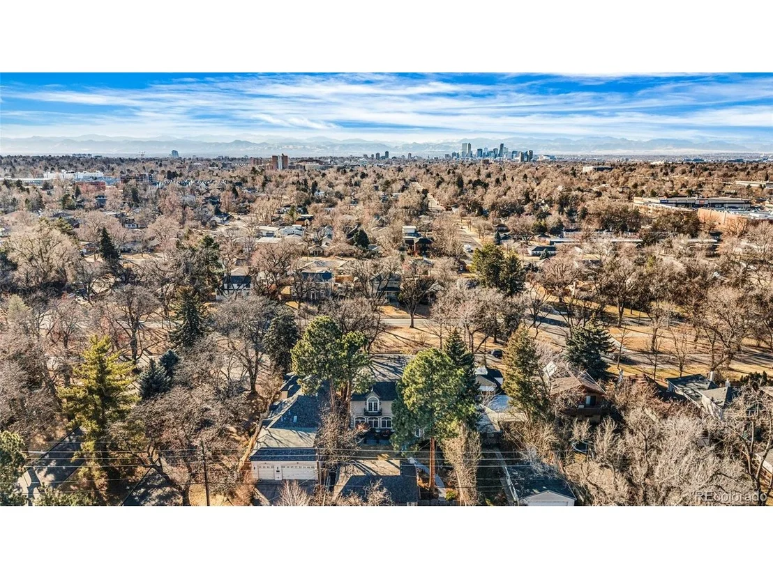 Photo of 1160 N Monaco Pkwy