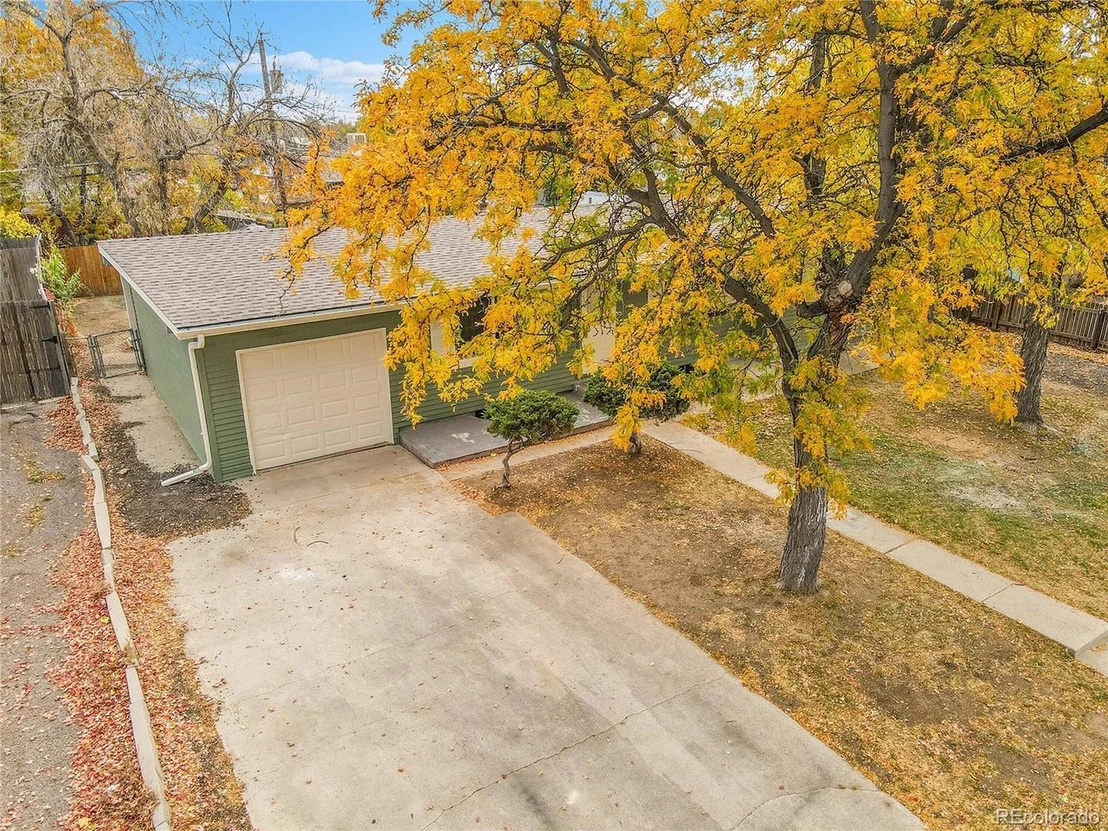 Photo of 7850 Valley View Dr