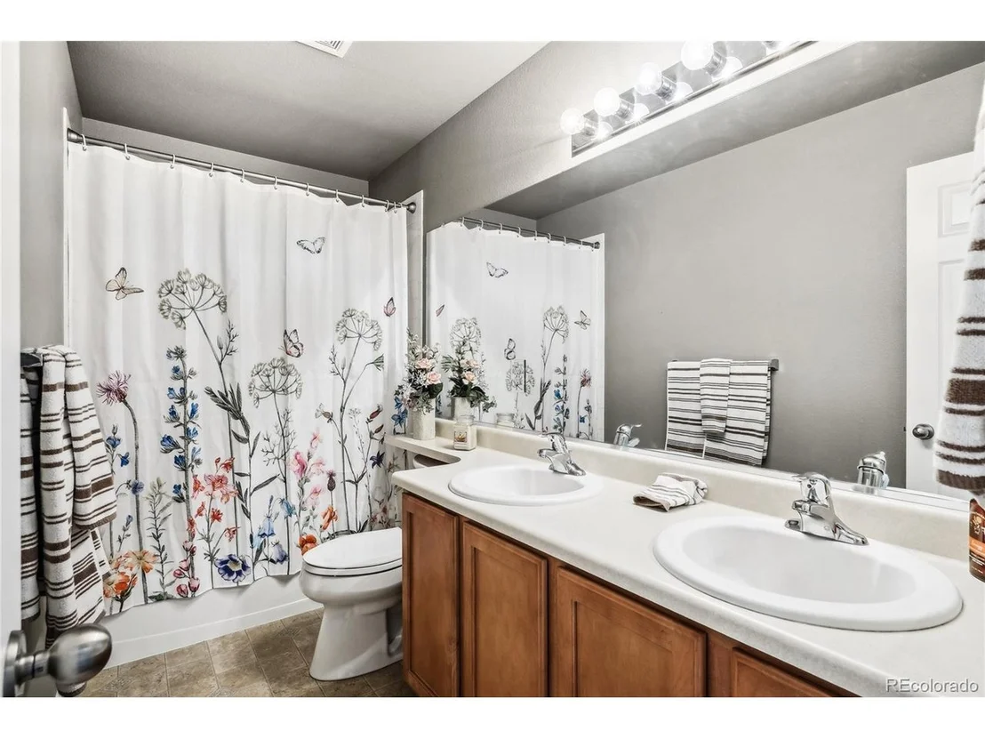 Photo of 6227 Shenandoah Ave