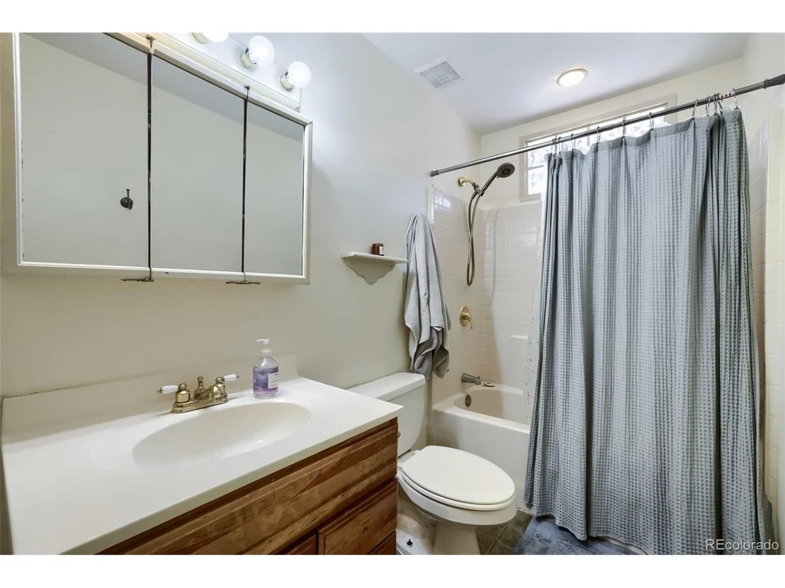 Photo of 6475 High Cir