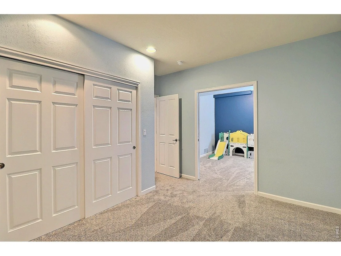 Photo of 101 54th Ave