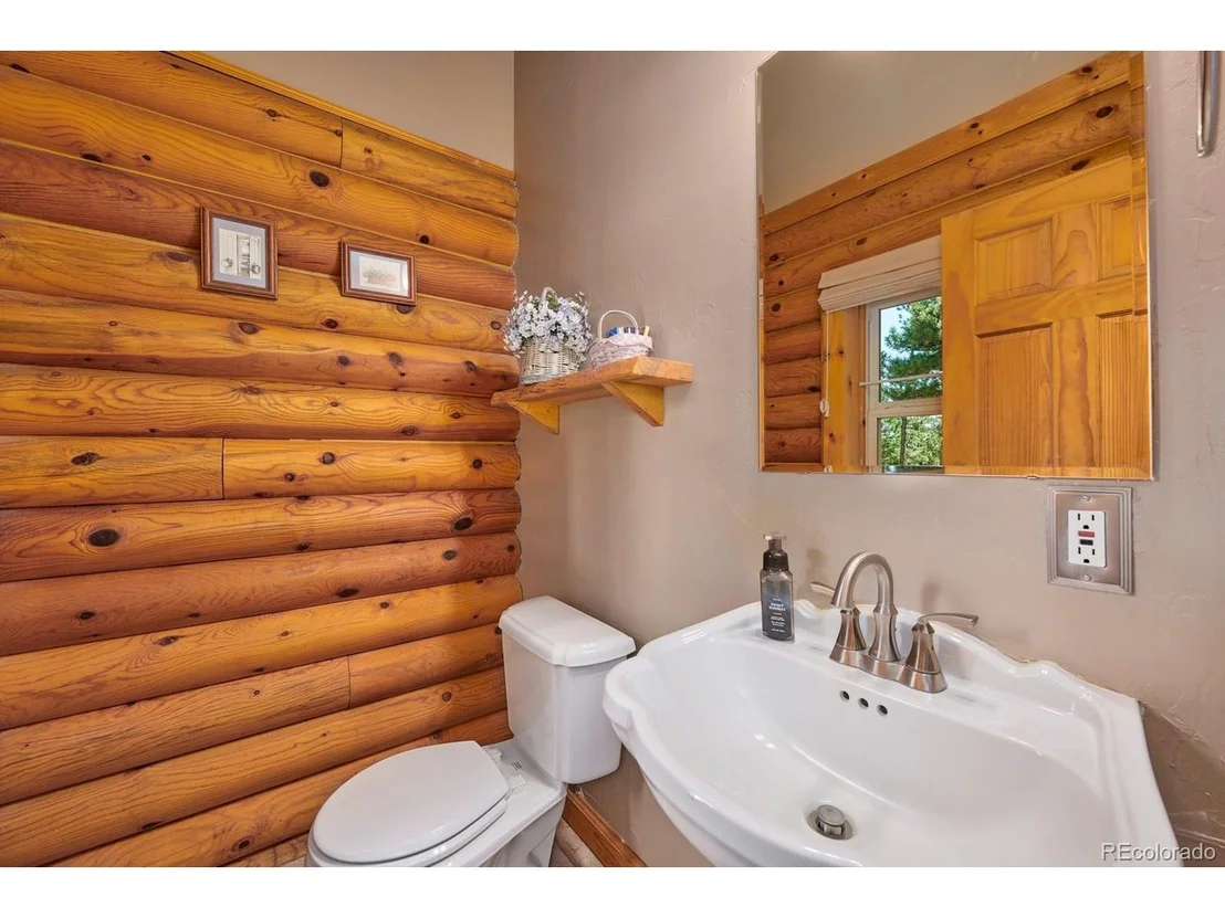 Photo of 323 Spruce Way