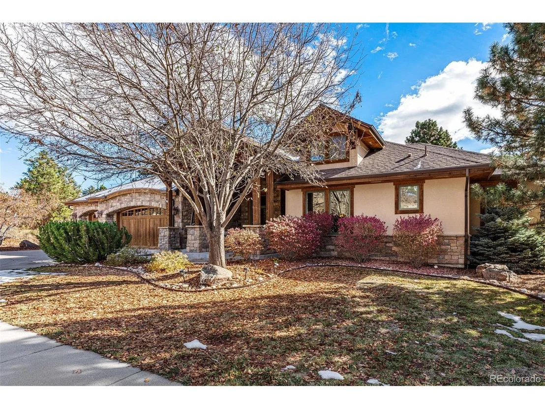 Photo of 2392 Saddleback Dr