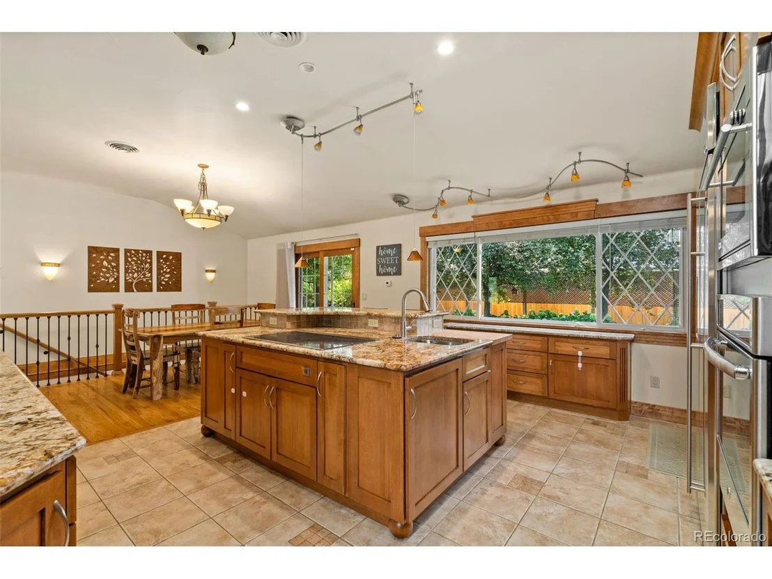Photo of 3035 Deframe Rd