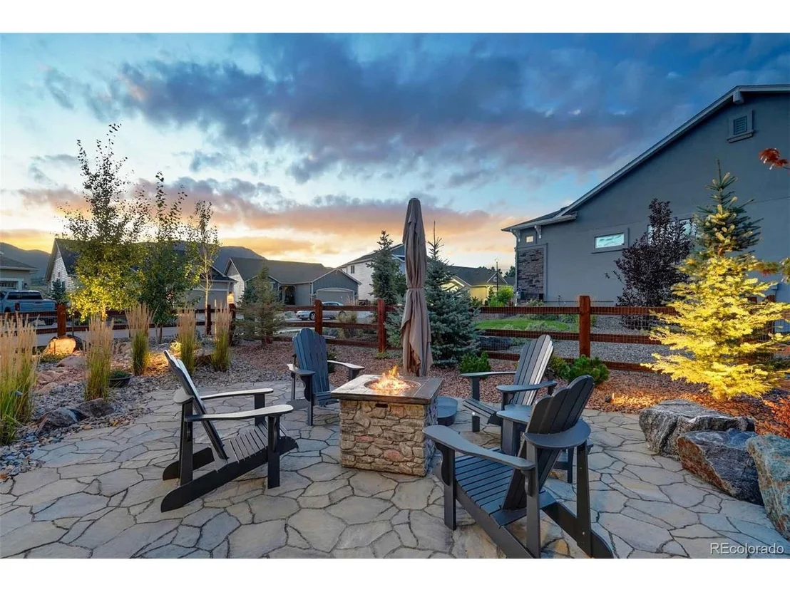 Photo of 2584 Lakes Edge Dr