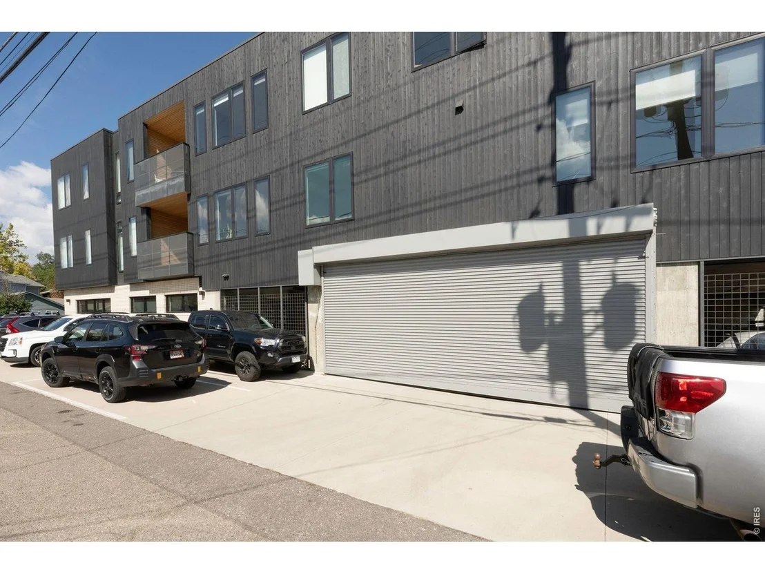 Photo of Unit 205 at 2718 Pine St