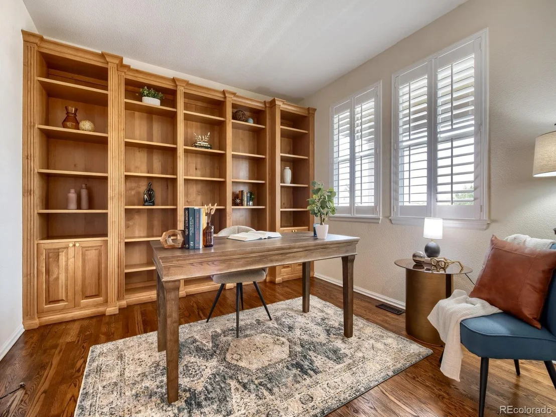 Photo of 11039 Valleybrook Cir
