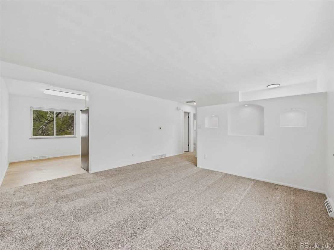 Photo of 6950 W 62nd Pl