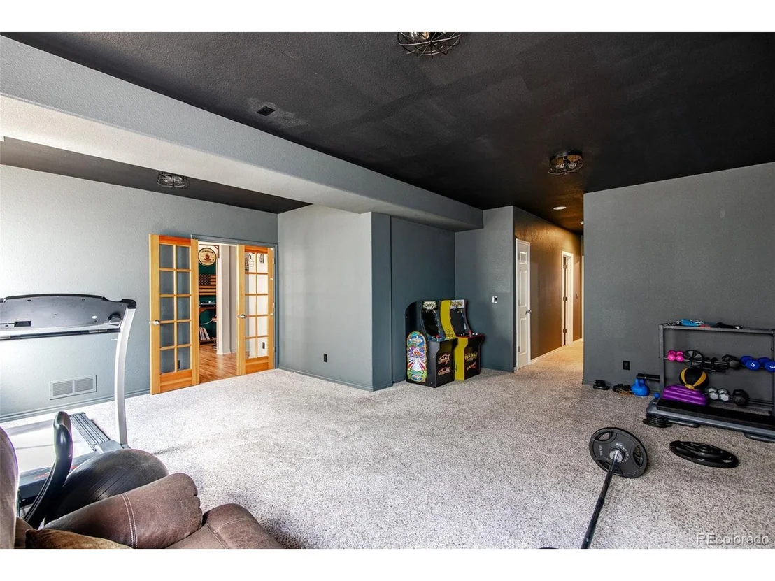 Photo of 1127 Wyndemere Cir