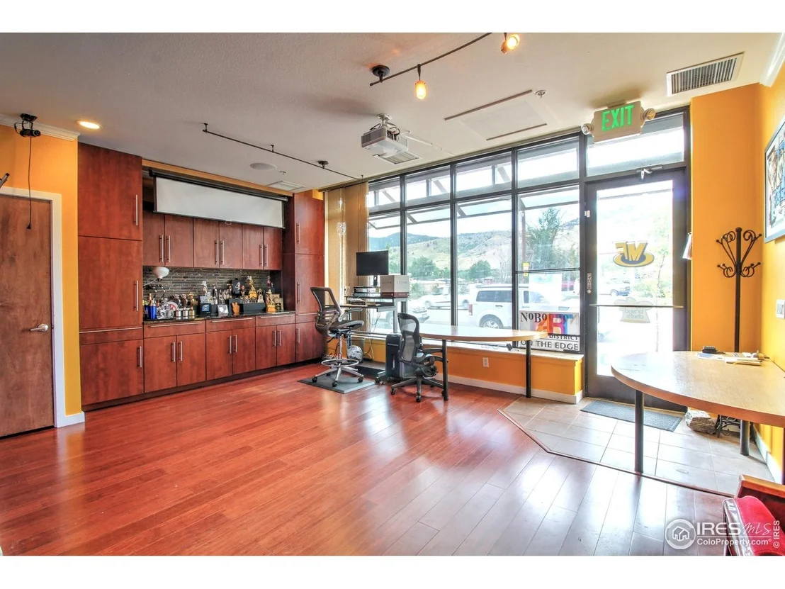 Photo of Unit C4C at 4520 Broadway St