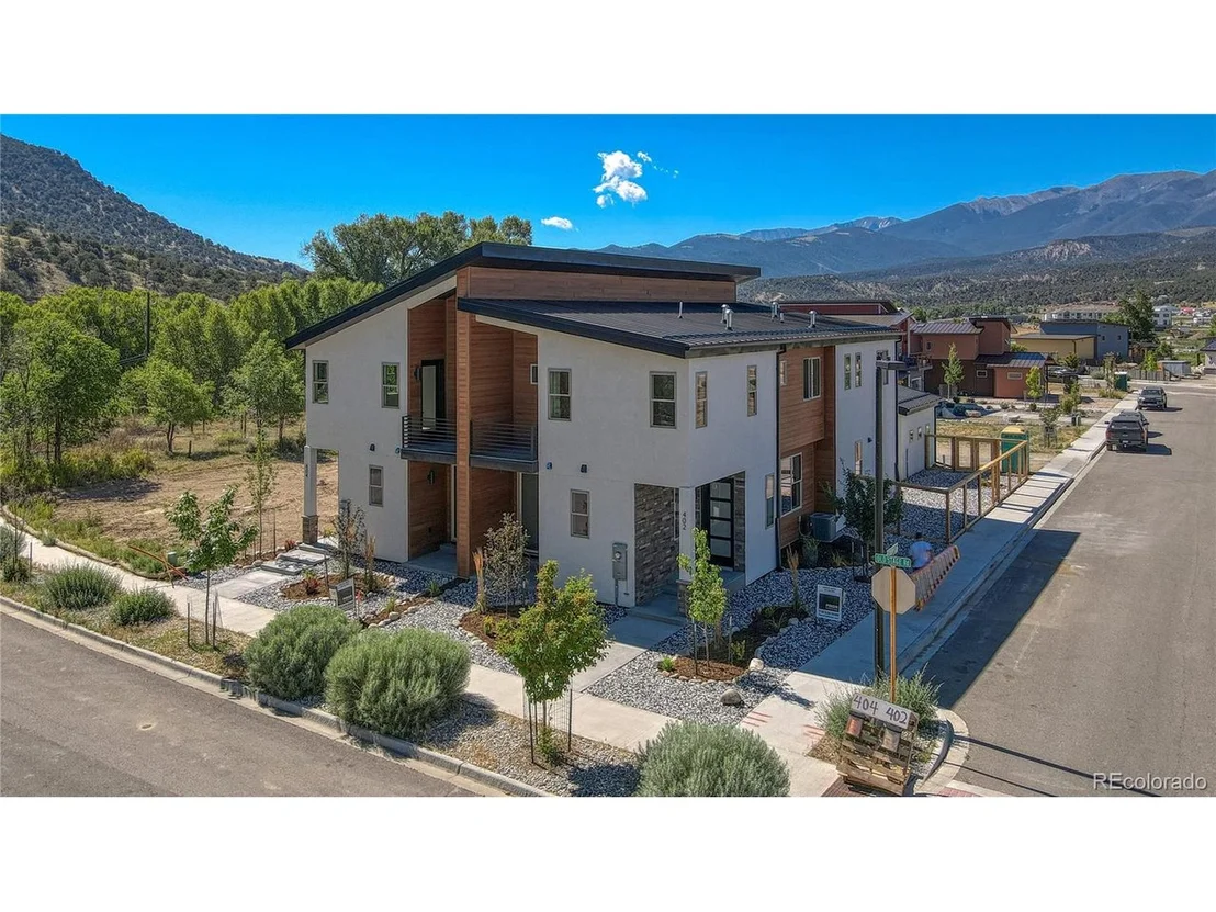 Photo of 402 Old Stage Rd