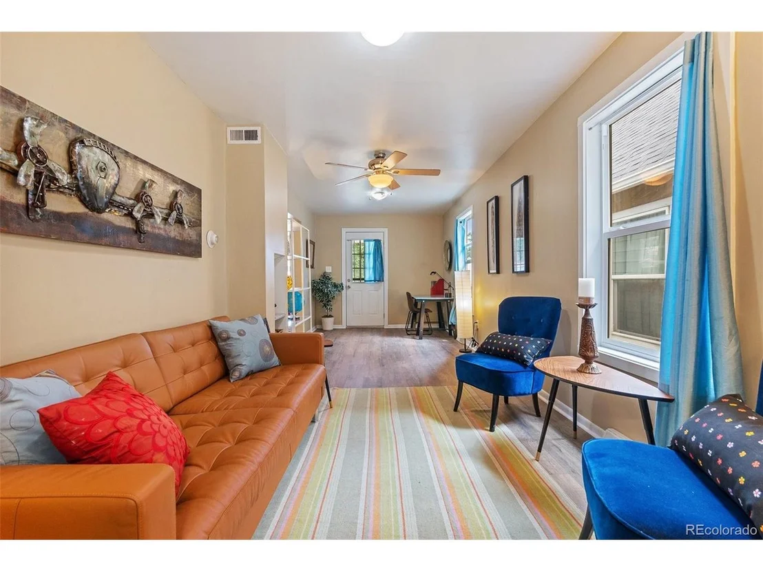 Photo of 4875 Lowell Blvd