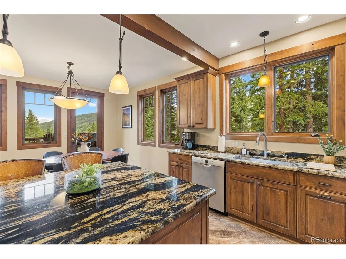 Photo of 861 High Point Dr
