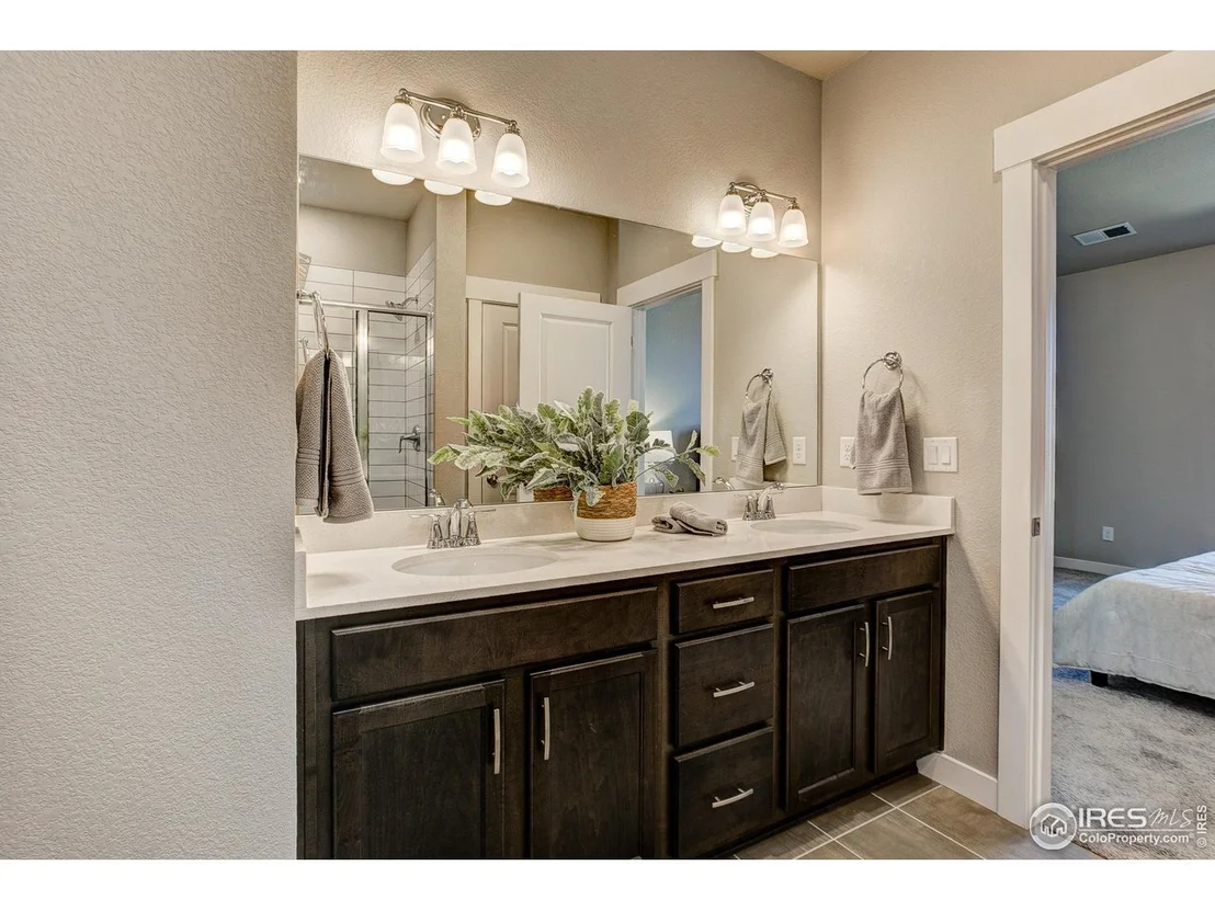 Photo of 6780 Maple Leaf Dr