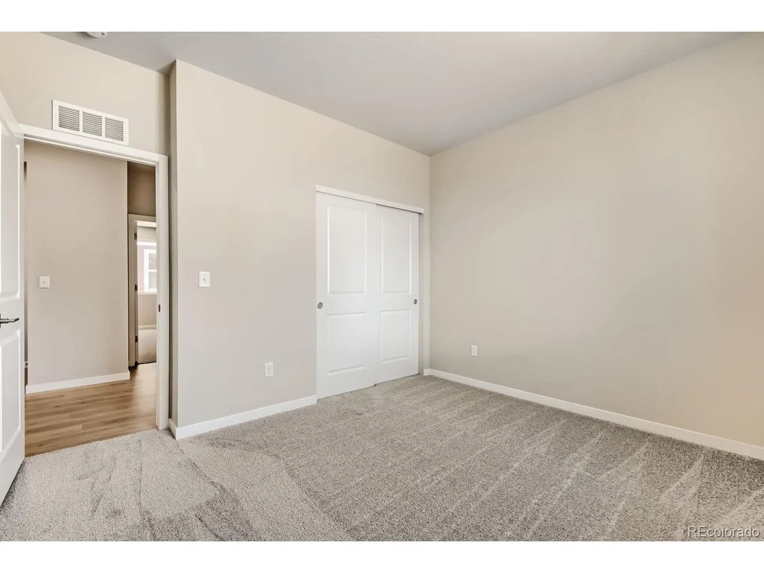 Photo of 46435 Heritage Ave