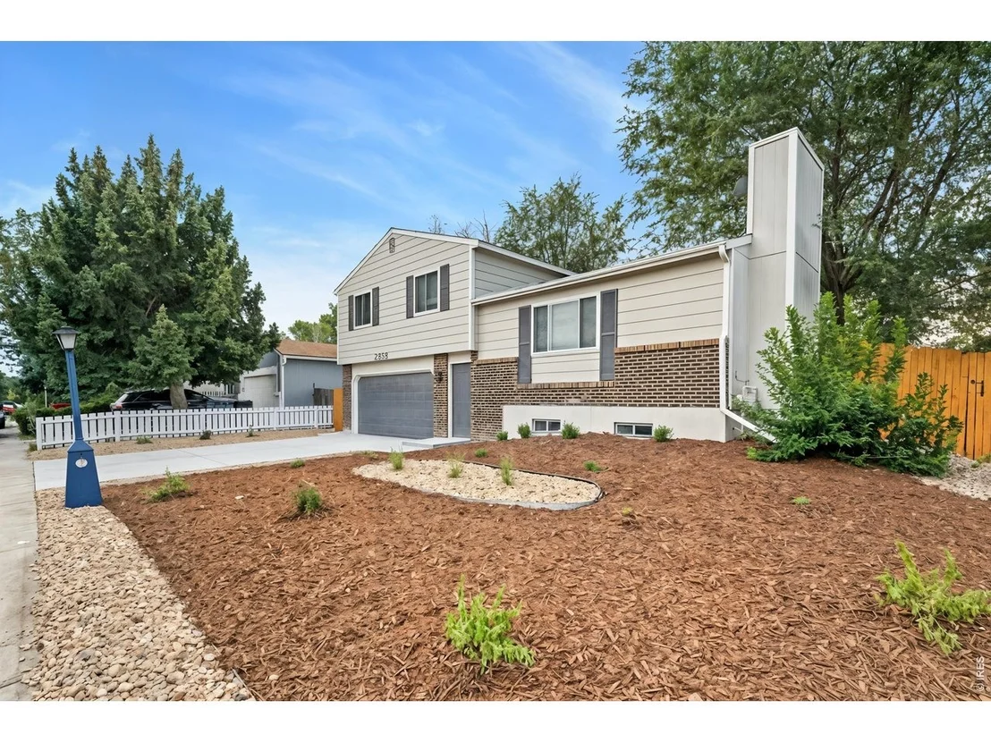 Photo of 2433 Sunset Dr