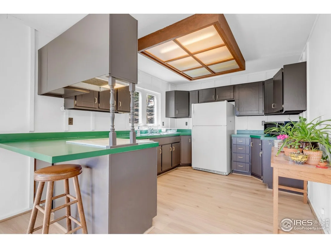 Photo of 287 Brook Cir