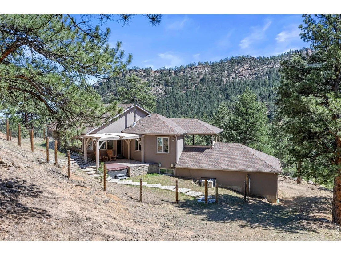 Photo of 738 Wagonwheel Gap Rd
