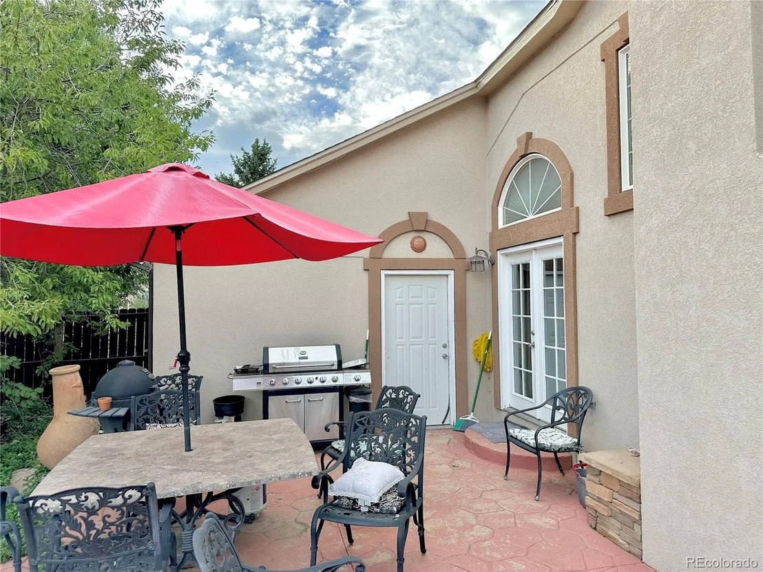 Photo of 4500 Eugene Way