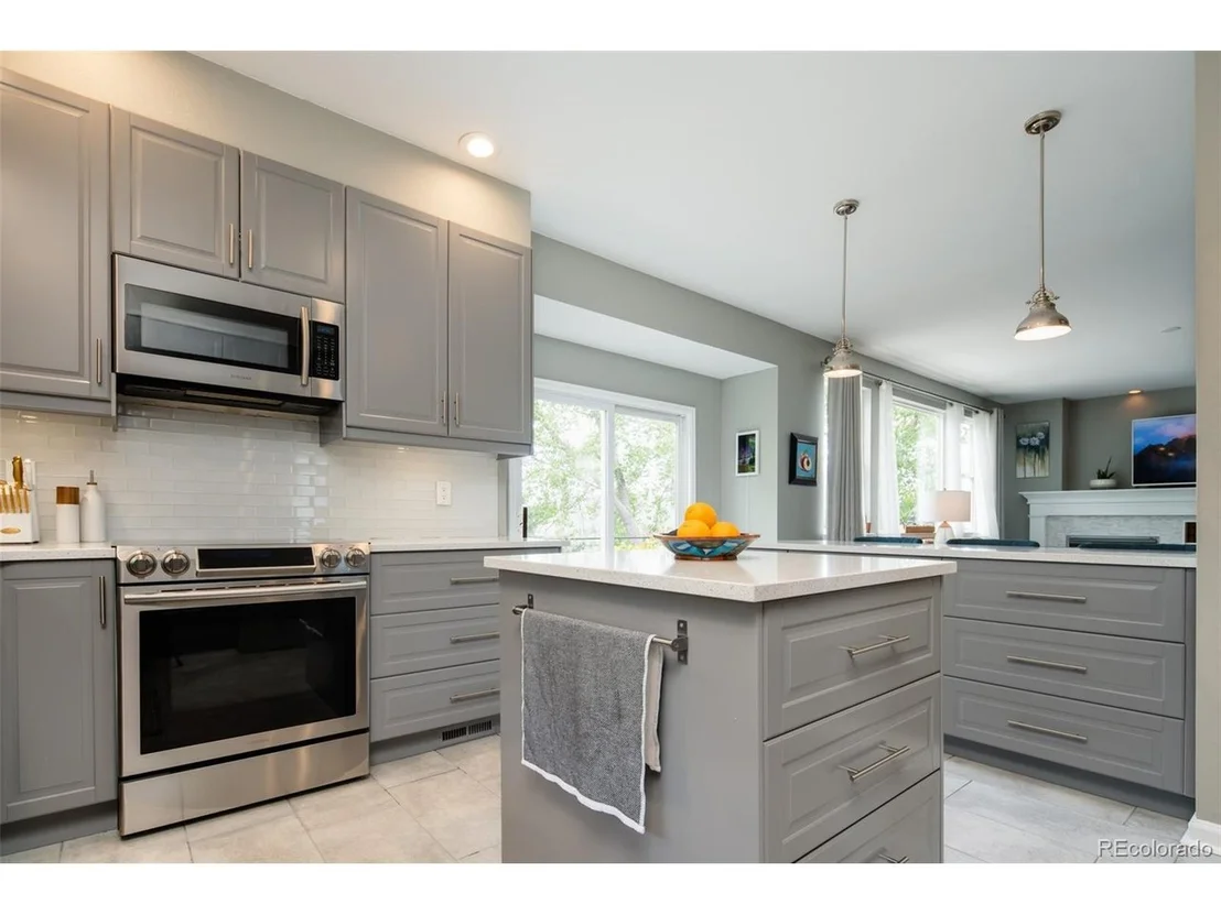 Photo of 323 White Ash Dr