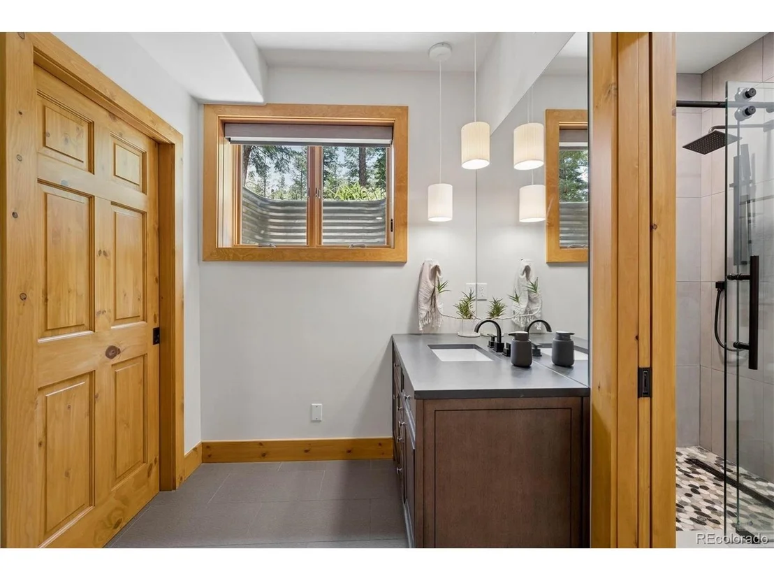 Photo of 4620 Forest Hill Rd