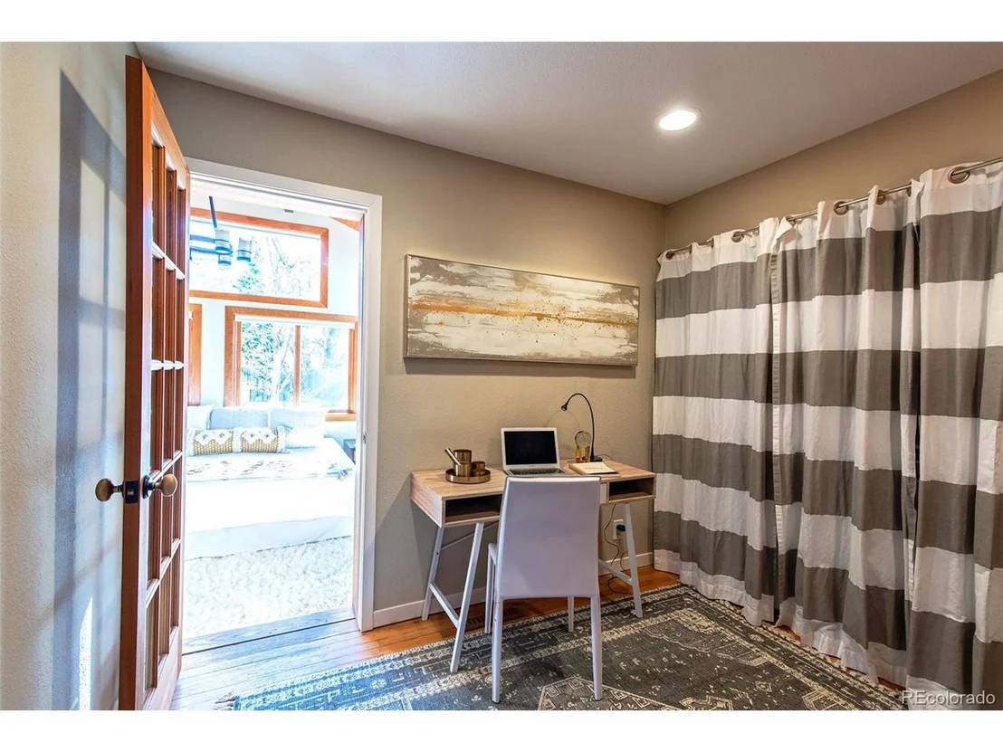 Photo of 2212 Edgewood Dr