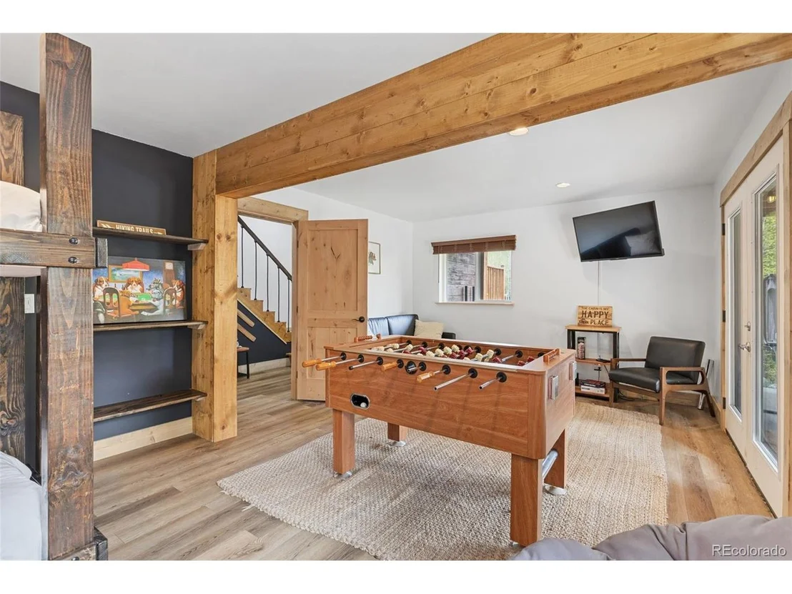 Photo of 894 Peterson Dr