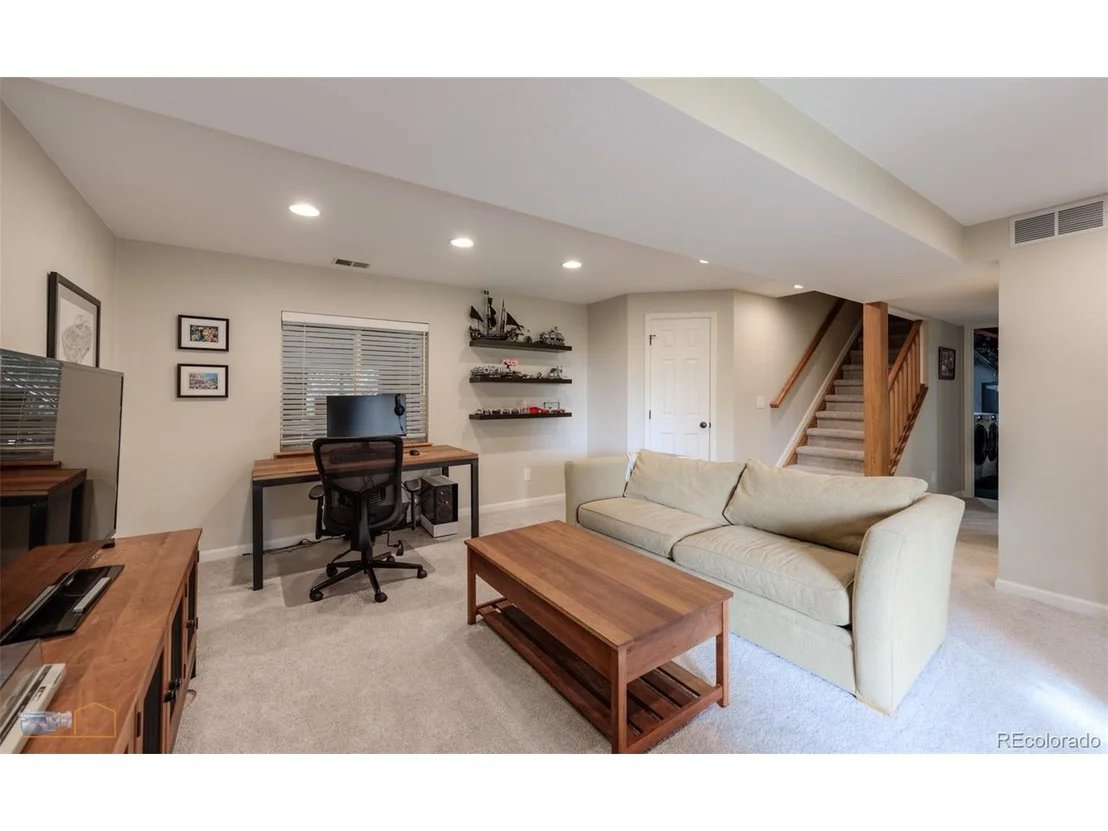 Photo of 592 Spruce Cir