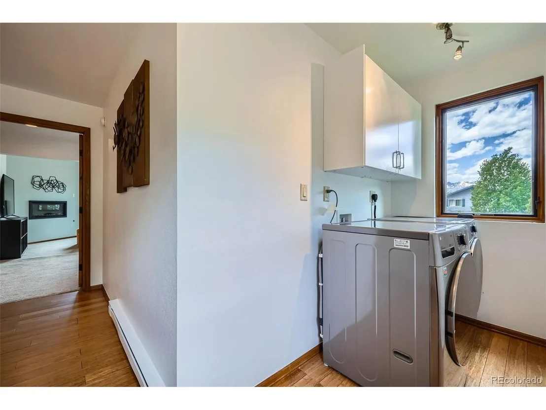 Photo of 674 Summit Dr