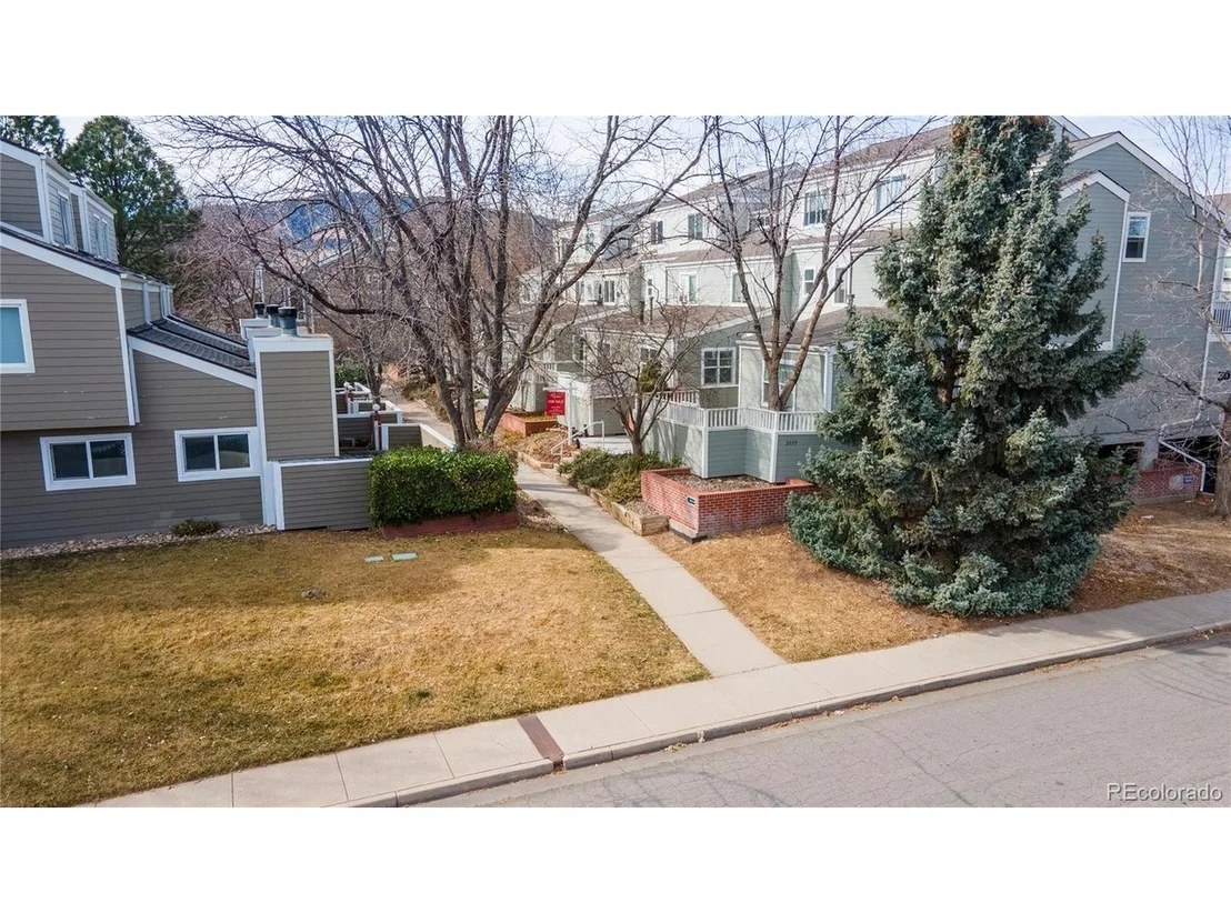 Photo of Unit 104 at 3077 29th St