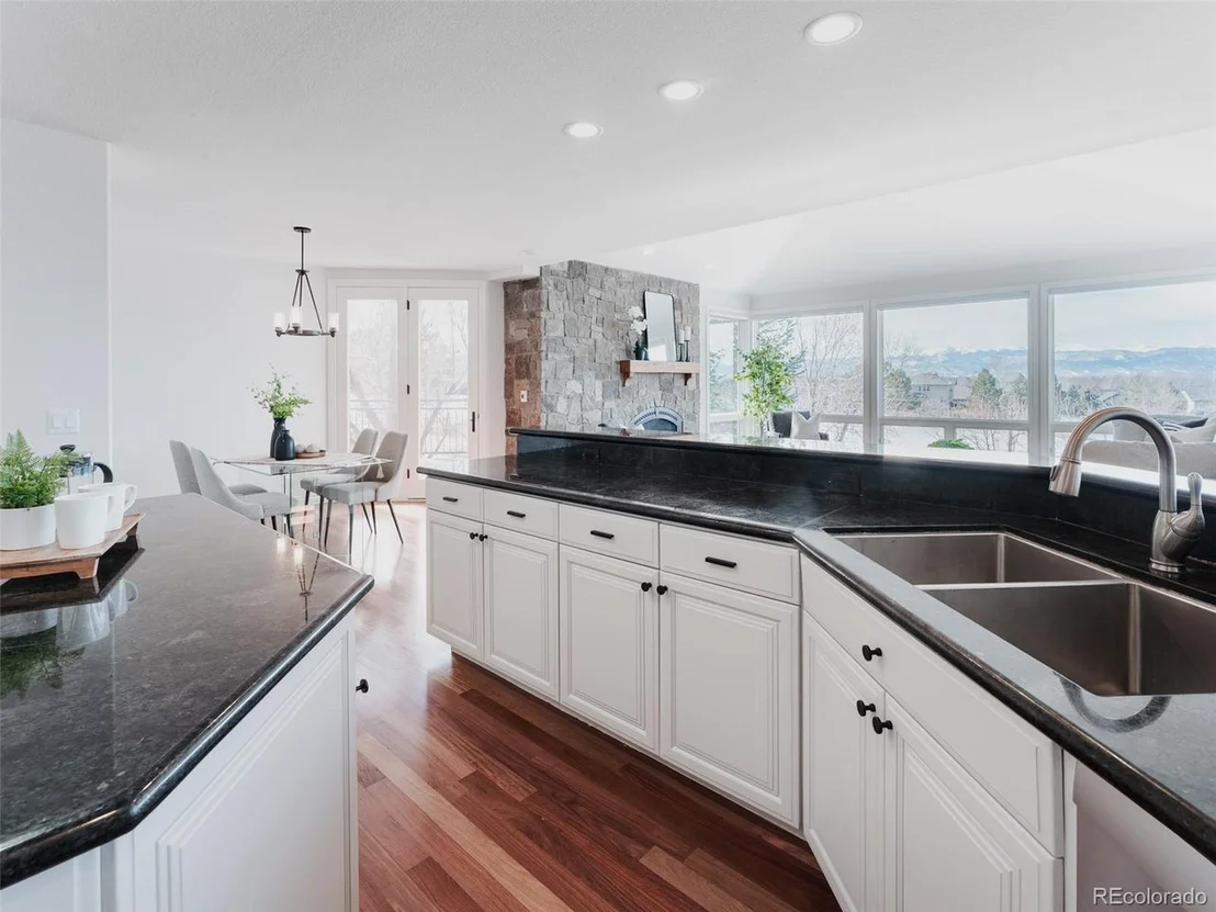 Photo of 2043 Buchanan Pt