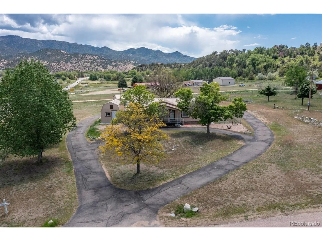 Photo of 246 Loop Dr