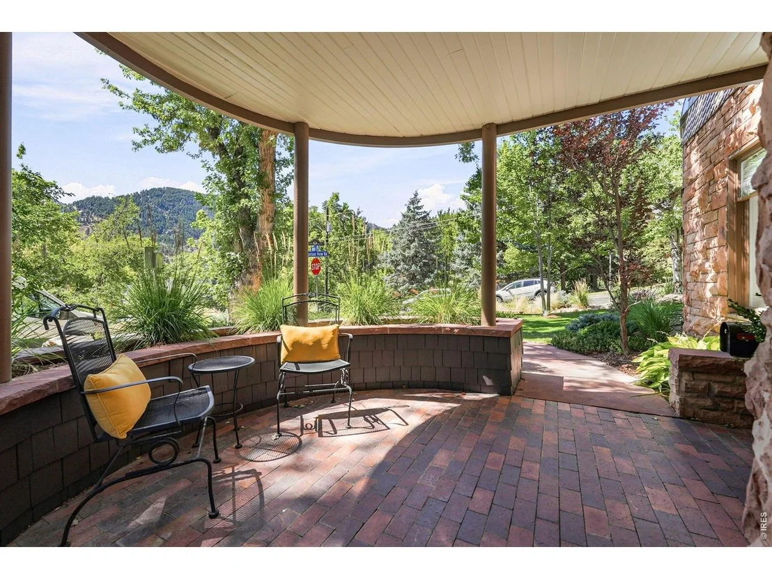Photo of 403 Mountain View Rd