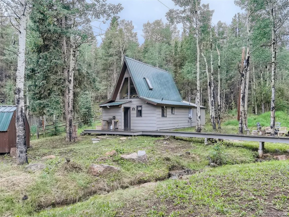 Photo of 479 Deer Rd