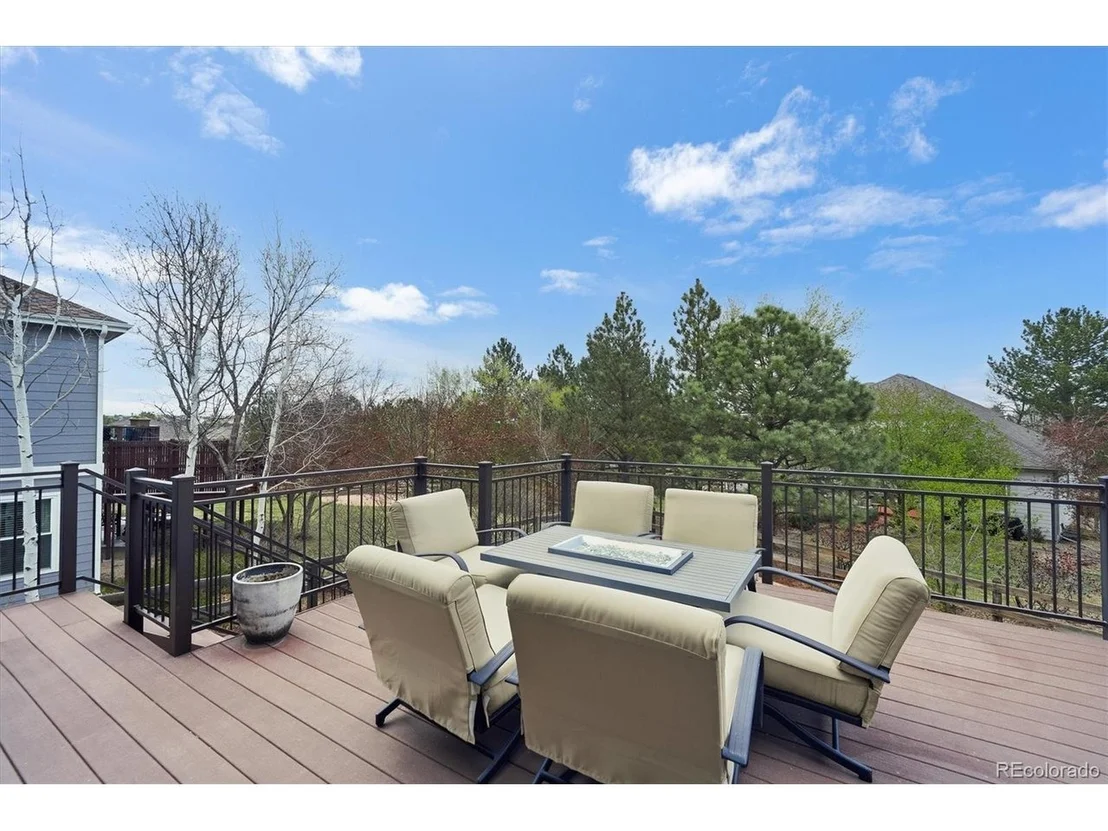 Photo of 379 Shoreham Cir