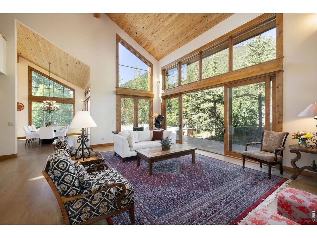 Photo of 4920 Juniper Ln