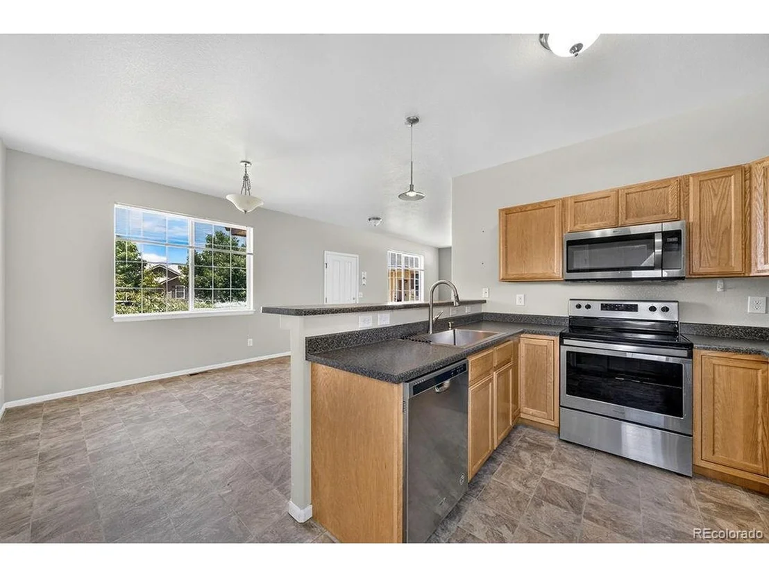 Photo of 370 Naples St