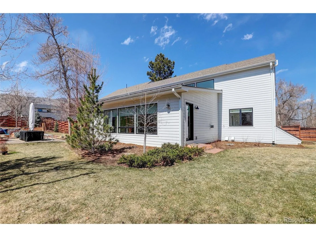 Photo of 956 Quince Ave