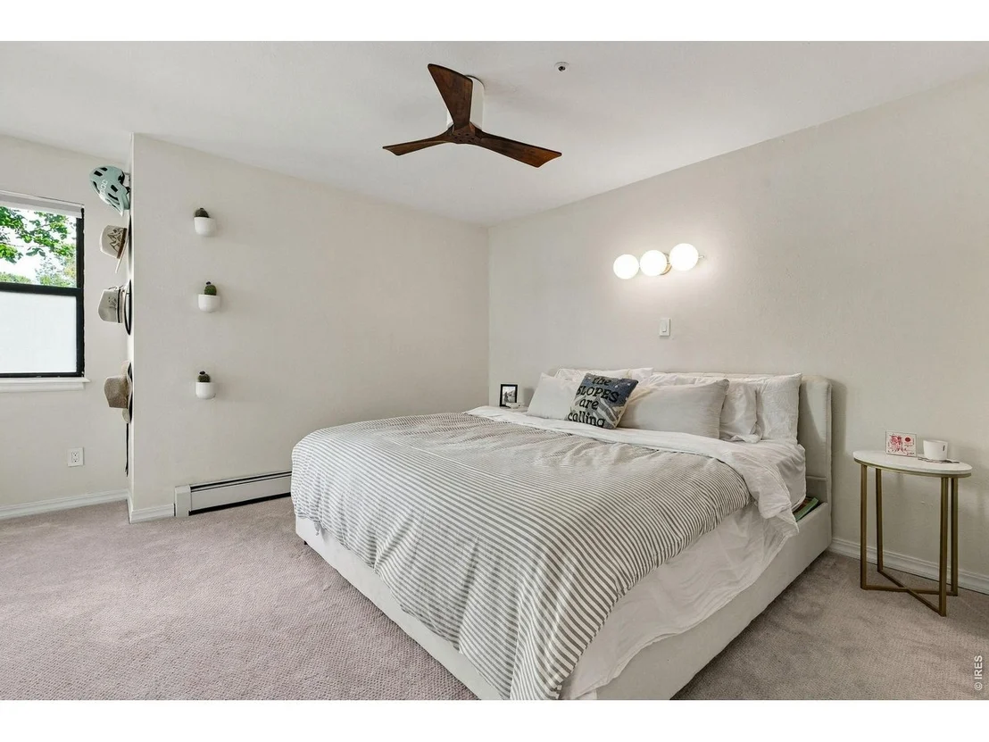 Photo of Unit 5 at 3025 Broadway St