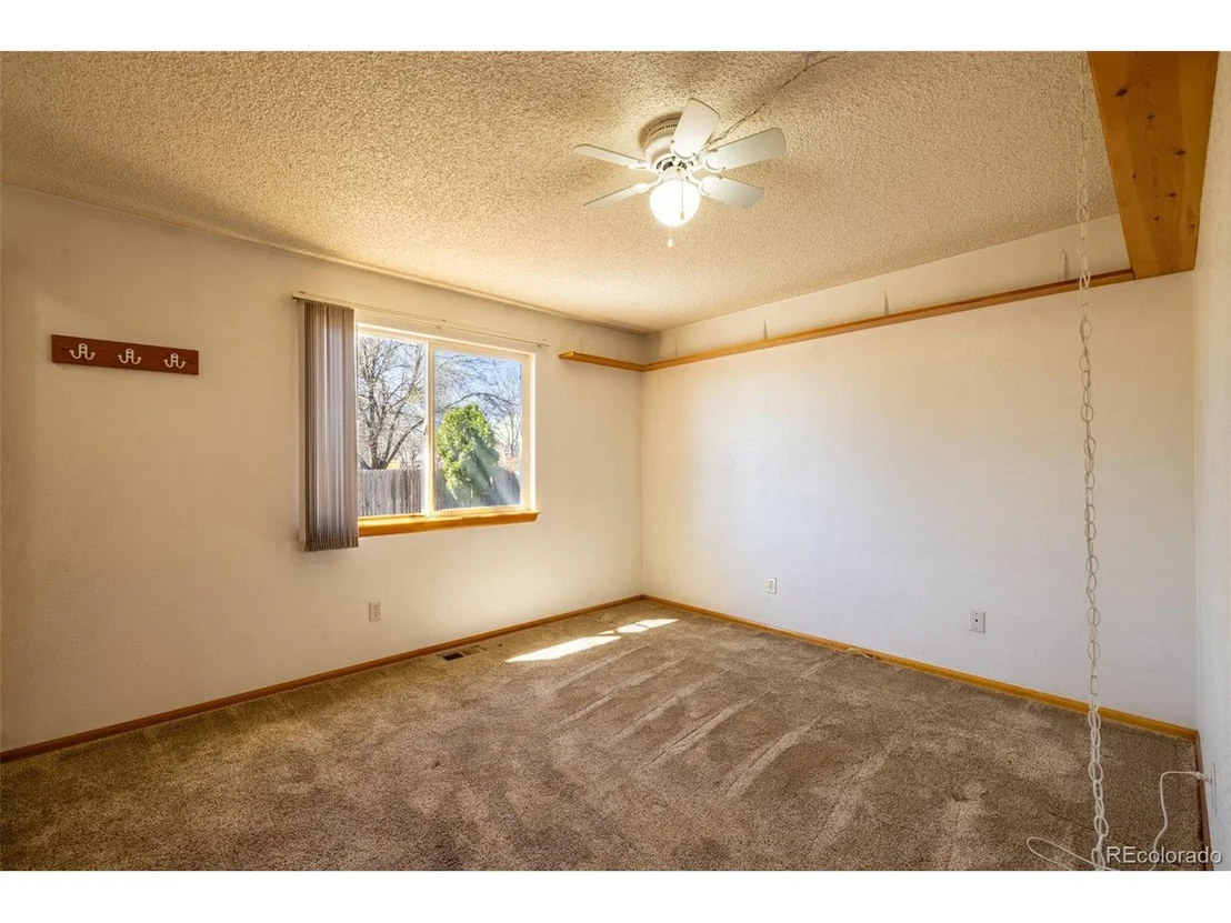 Photo of 1019 Red Oak Dr
