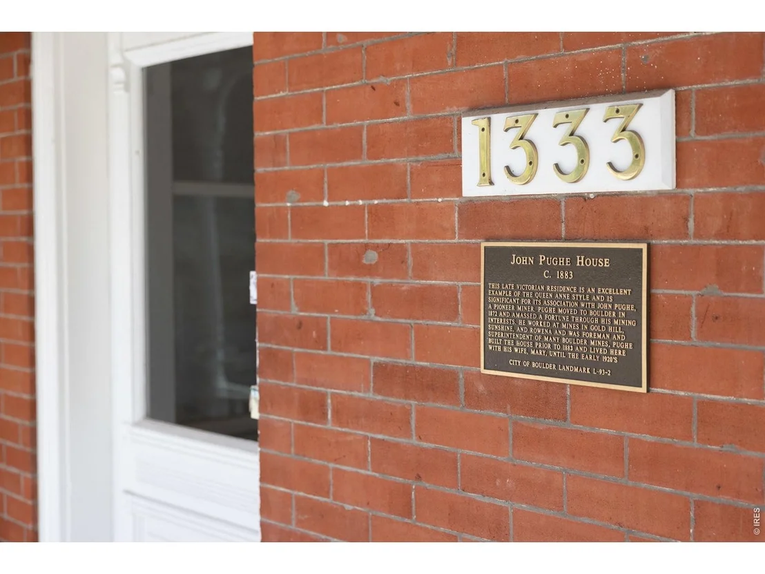 Photo of Unit 4 at 1333 Pine St