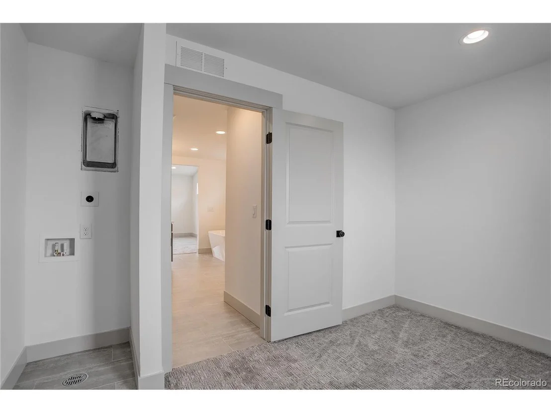 Photo of 9377 Iron Mountain Way