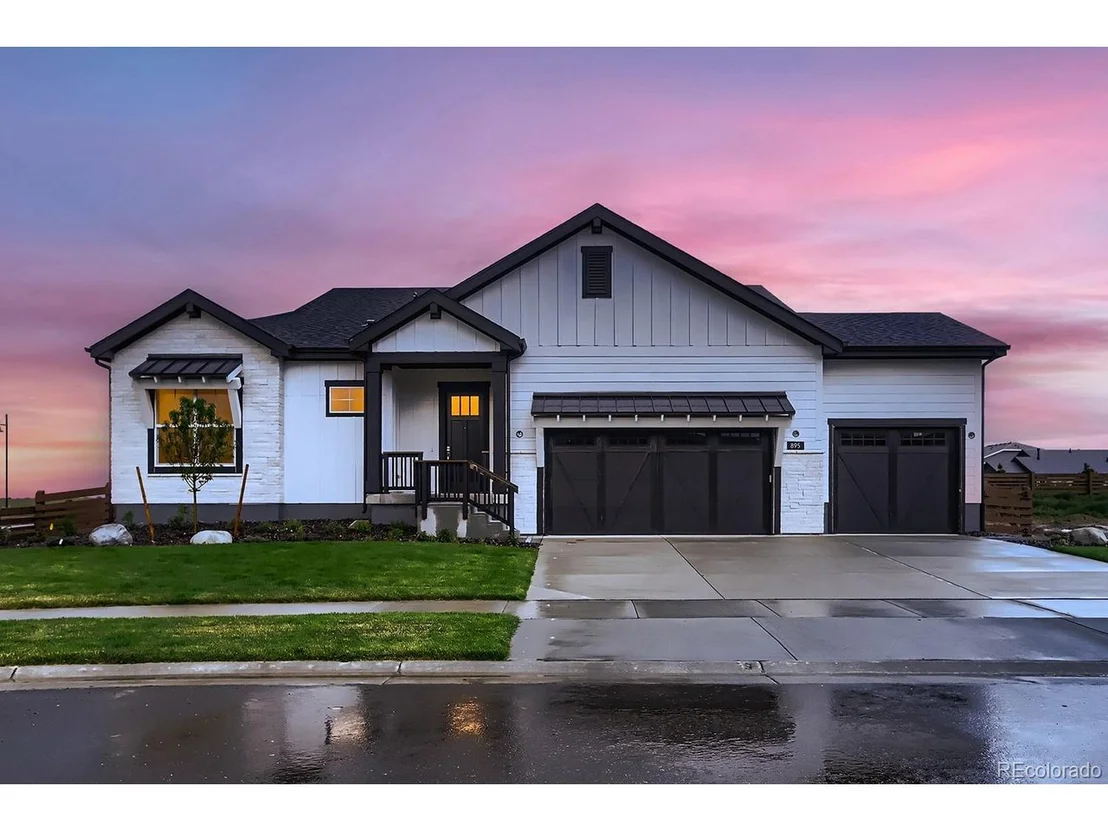 Photo of 895 Quarry Cir
