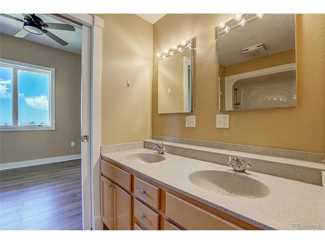 Photo of 449 Squaw Mountain Trl