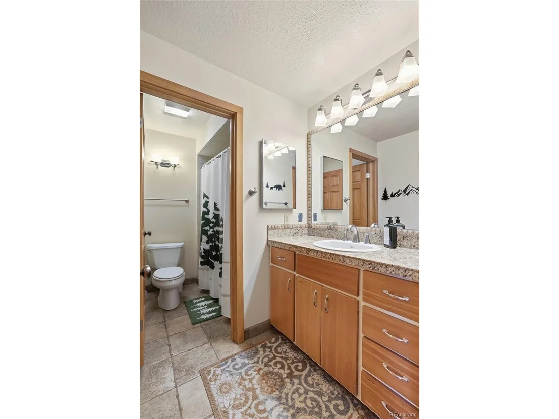 Photo of Unit 2015 at 21700 US Highway 6