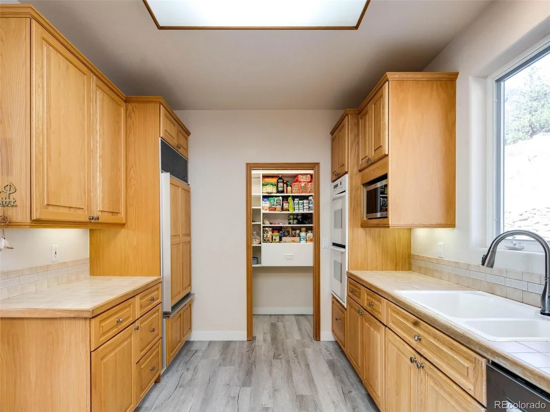 Photo of 180 Nuthatch Rd